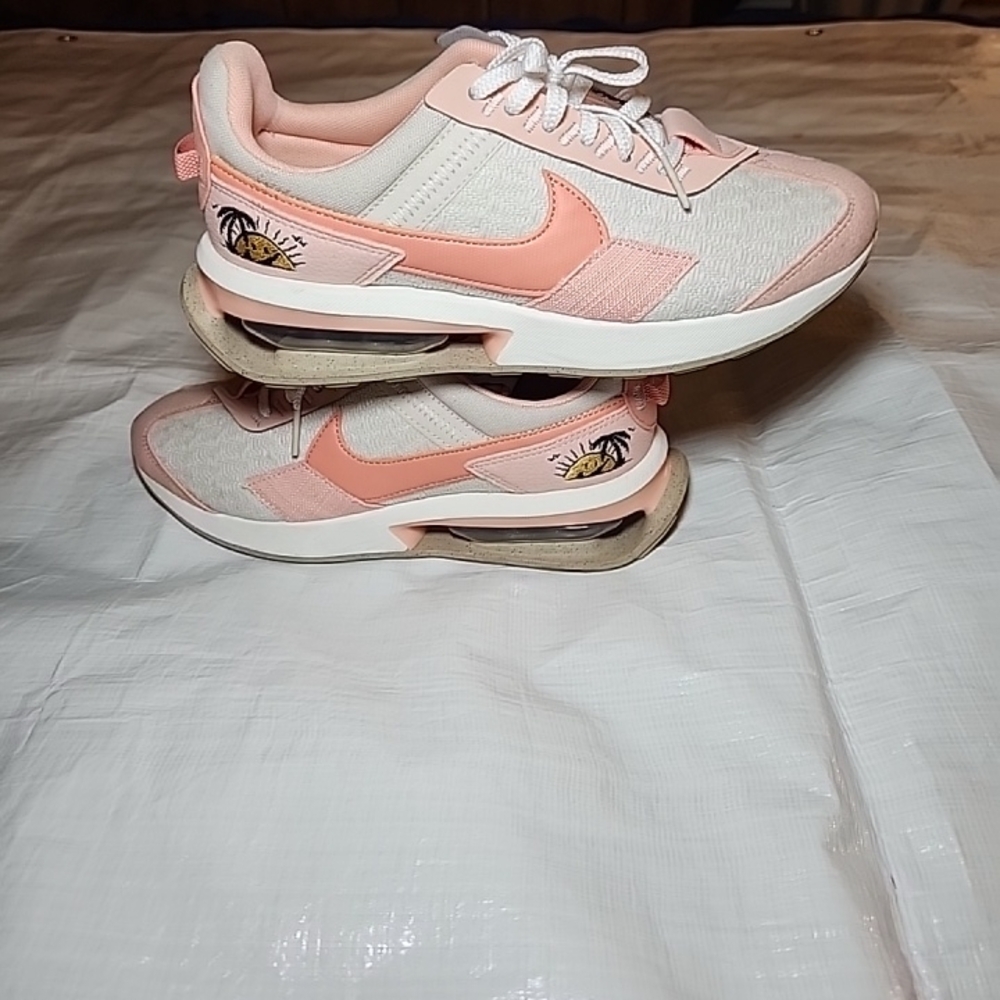 Nike Womens Peach Air Max Pre-Day Sun Club DJ9984-101 Lace Up Sneaker Size US 8